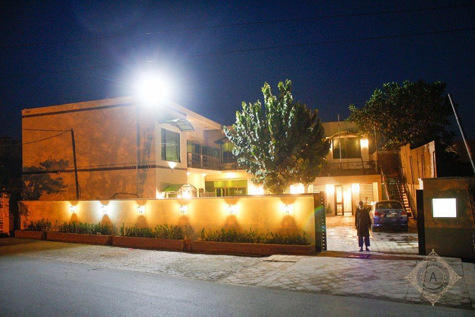 Shelton Accommodator Peschawar Exterior foto